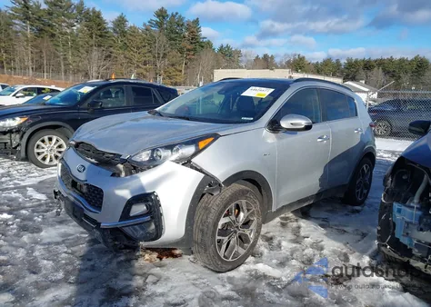 2021 Kia Sportage Ex z USA, uszkodzony, nr VIN KNDPNCAC8M7917579